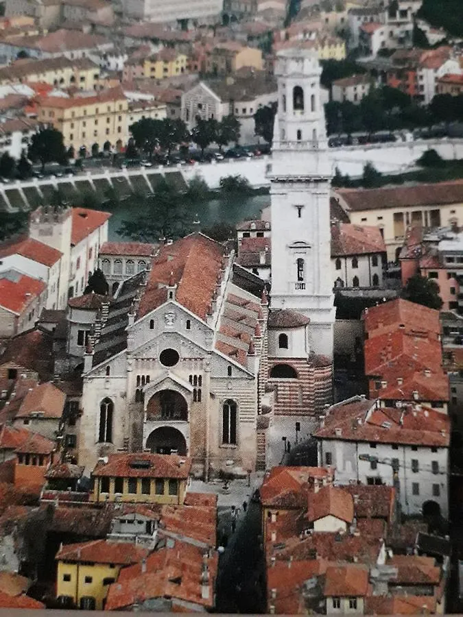 ** לינה וארוחת בוקר ורונה B&B Duomo איטליה